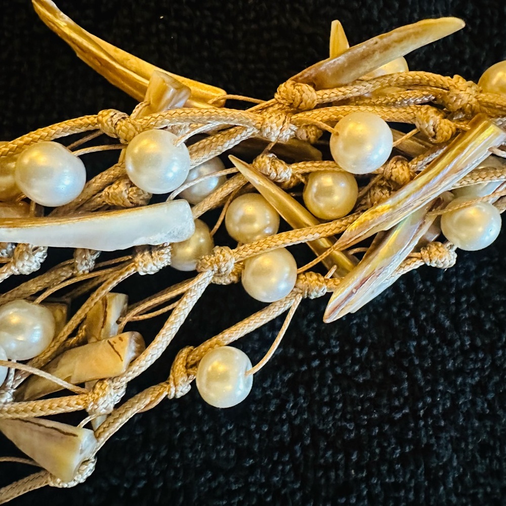 Gorgeous Mother-of-Pearl Spheres and Faux Pearls Woven Necklace - Picture 8 of 10